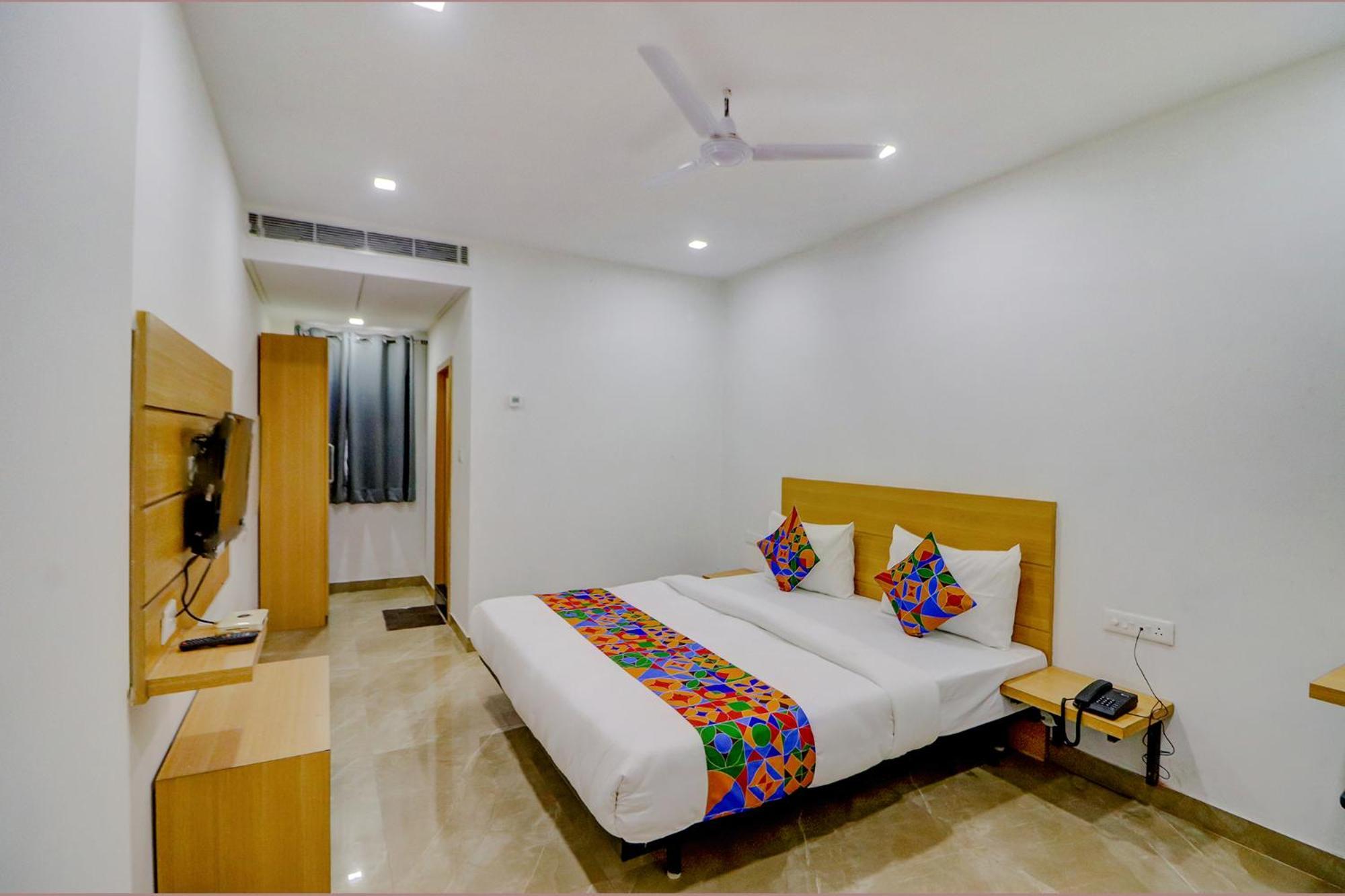 Fabhotel Premium Kashi Varanasi Exteriör bild