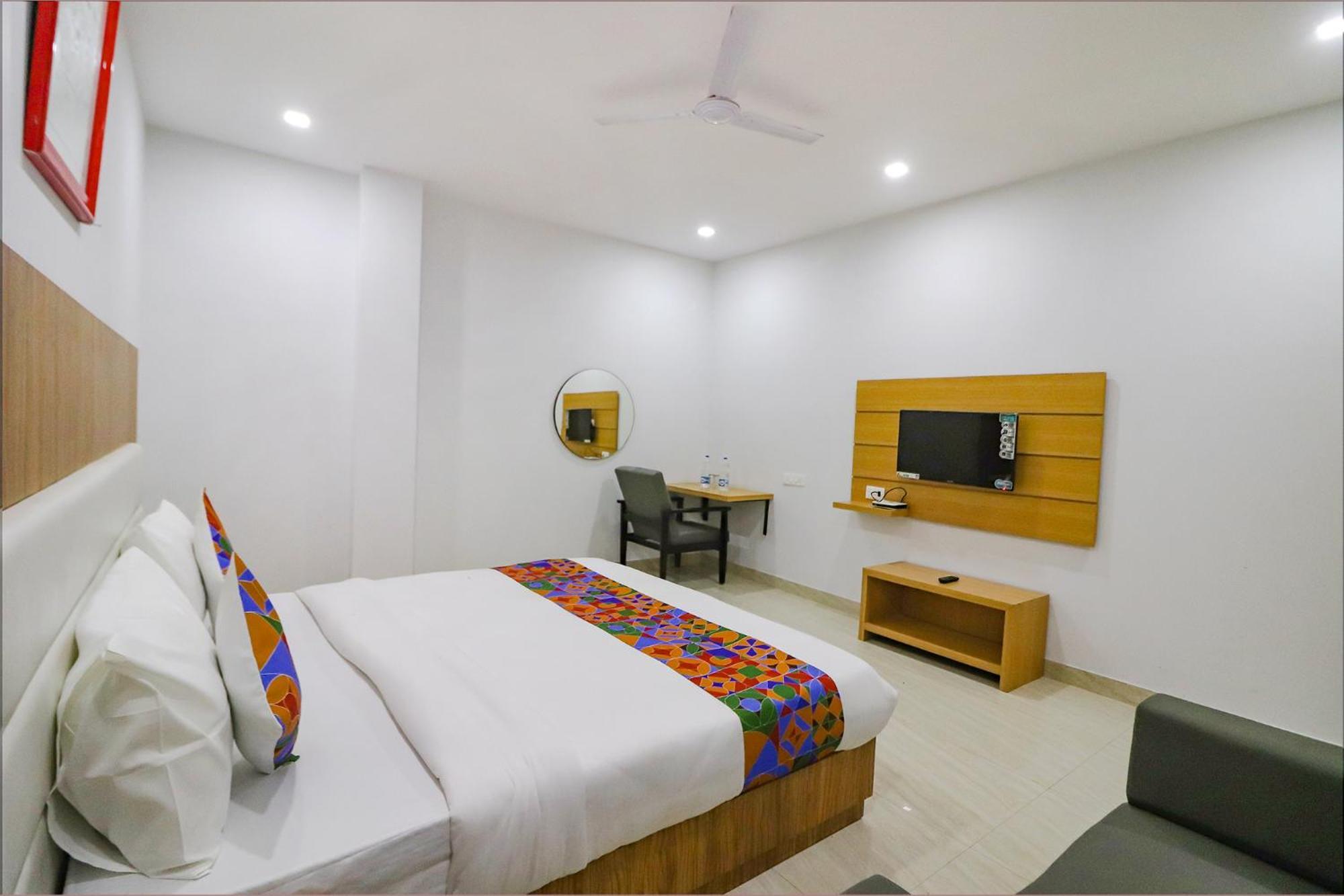 Fabhotel Premium Kashi Varanasi Exteriör bild